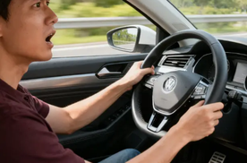 自动挡空挡滑行到底伤不伤车？这 4 个操作我天天做，现在有点慌