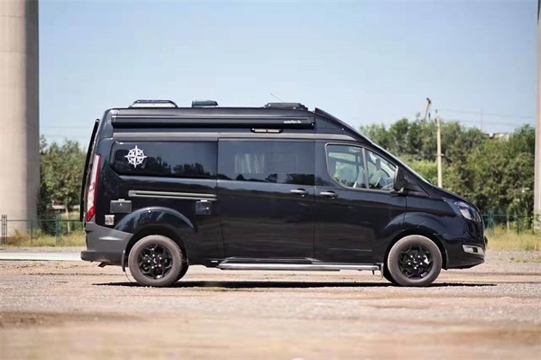 瑞弗启界R500，集商务、居家出行于一身的豪华商务旅居车