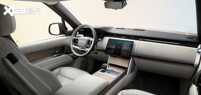 与新能源时代"背道而驰",路虎卫士defender全系上新v8