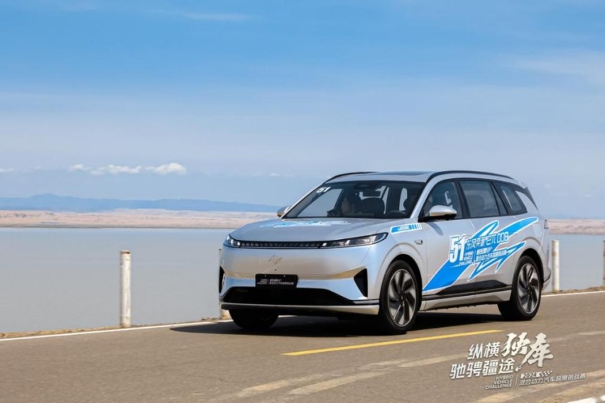 混合动力巅峰对决，东风奕派eπ008双冠加冕，全能SUV实至名归
