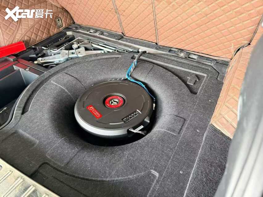 低频不给力?雷克萨斯RX音响改装:埃曼德高AS1000备胎炮强效升低频