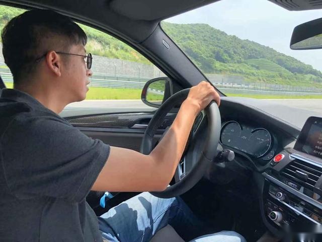 X3M和X4M，这哥俩好…好不一样