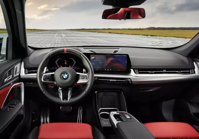 最强2.0T 配置升级 运动套加身 新款宝马X1 xDrive M35