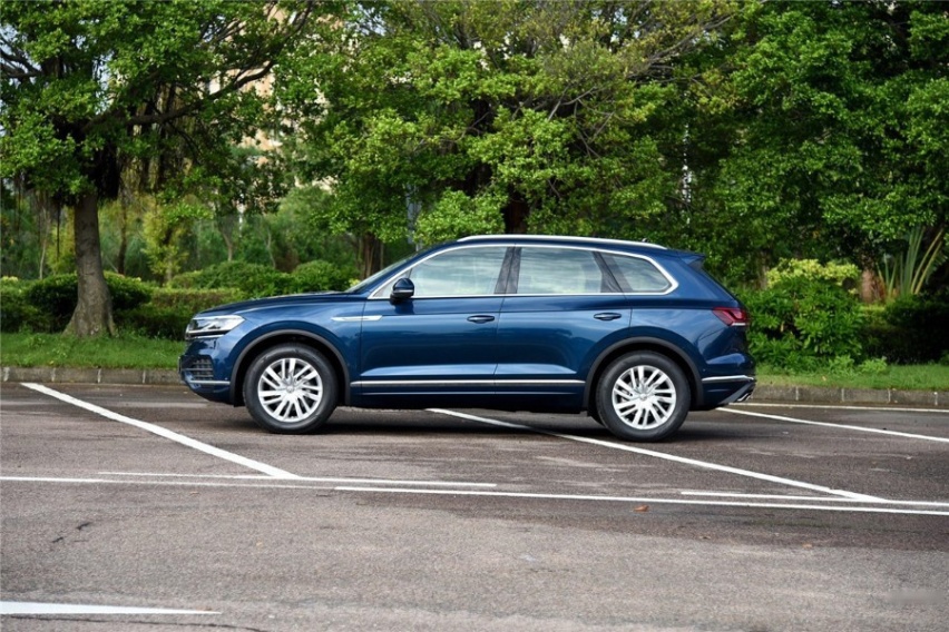 品牌不弱，气势不输，X5/途锐/XC90/Q8谁更胜一筹？