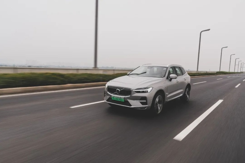 试驾沃尔沃XC60 T8：贵是贵点，但开过就“种草”