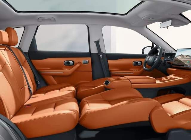 试驾零跑C10 中型SUV12.88万起 更多升级更多诚意