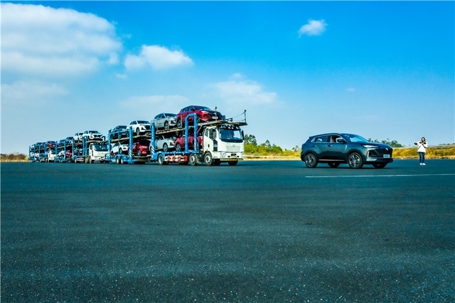 90吨重挂车，一台CS55PLUS就够拉了，建议下次拉火车
