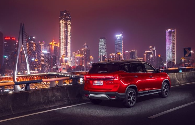 无车一族快来看,军工品质的智能紧凑型SUV,仅6.99万起