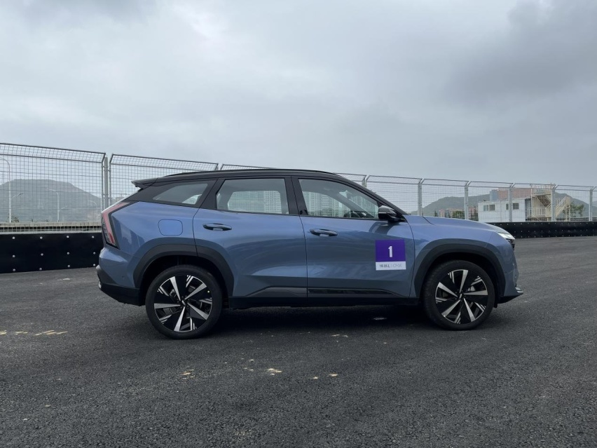 试驾官丨赛道实测博越L，“最好开的城市SUV”名副其实？