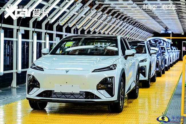 南京数智工厂挂牌 全新深蓝S07上市交付 售15.69万元起