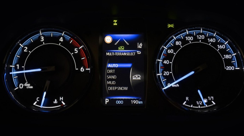 2024款丰田Hilux海外上市,新增了轻混系统,油耗低至7.5L