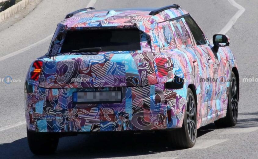 纯电小型SUV搅局者？2024年亮相，MINI Aceman海外谍照曝
