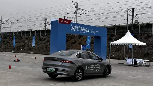 除了低油耗，试驾秦PLUS DM-i 冠军版后还有哪些杀手锏？