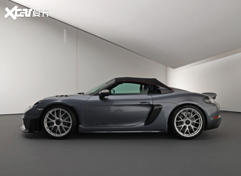 保时捷718 spyder rs售价公布!配备20英寸轮圈,加速仅3.
