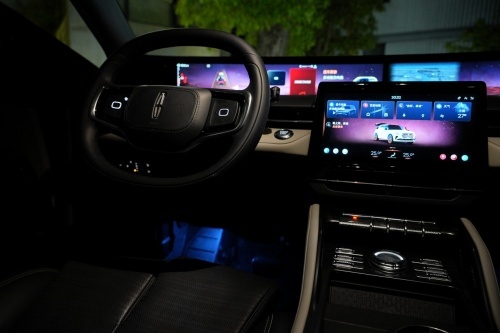 林肯Co-Pilot 360 2.1智能辅助驾驶系统：领先科技保障安全
