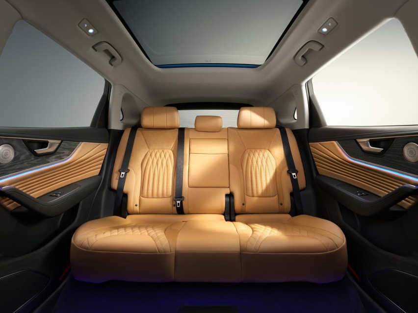 想买2.0T中型SUV，选大众还是红旗？途观L对比红旗HS5