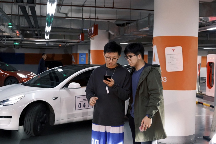 Model 3车主有多会玩？抢鲜体验特斯拉上海最新超充站