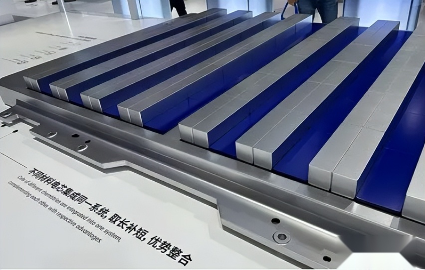 享界S9发布三张官图：从图片中能否看出具备50万级豪华车的气质？