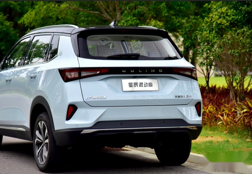 十万级SUV选哪款？新青年的实用之选五菱星辰混动版