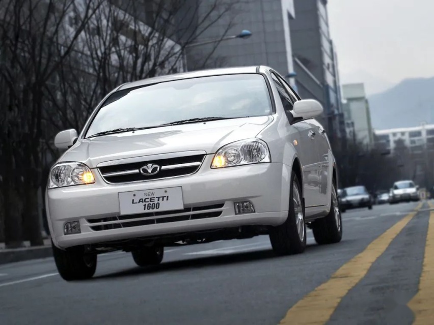 2003年中国汽车市场中最重要的新车 别克凯越