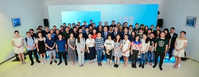东风神秘的Ｈ事业部露出真容：“岚图”