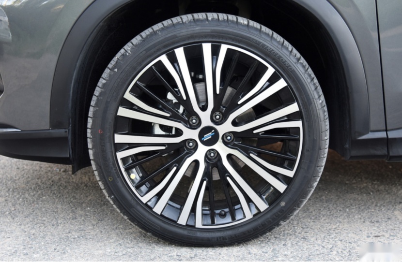 8万的“廉价”家用SUV，竟能和思域拼加速？
