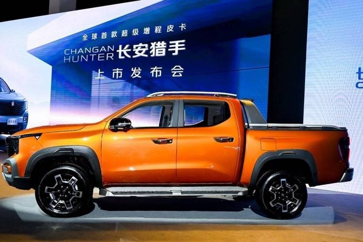 长安猎手皮卡震撼上市，引领中型皮卡新潮流，售13.99万至21.69万