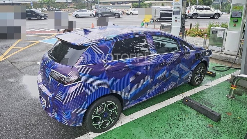 比亚迪海豚韩国道路测试曝光，将在今年上市！