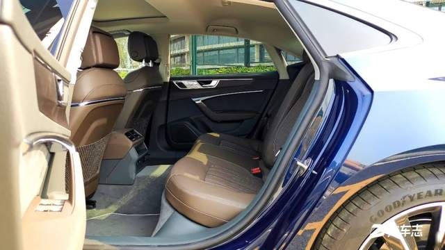 5.6秒破百、3.0T V6引擎的魅力，深入试驾奥迪A7L