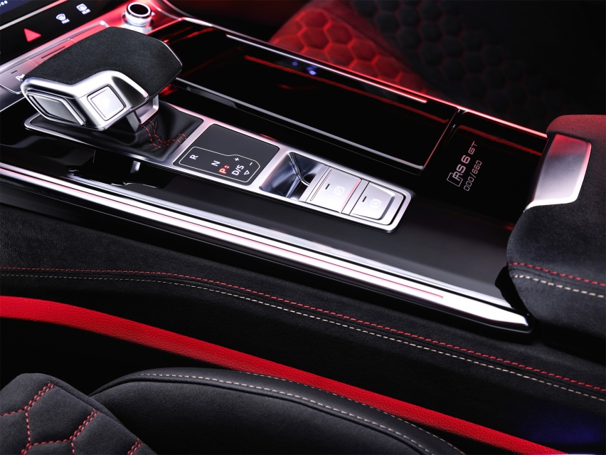 终极性能“瓦罐”，全新奥迪RS 6 Avant GT首秀登场
