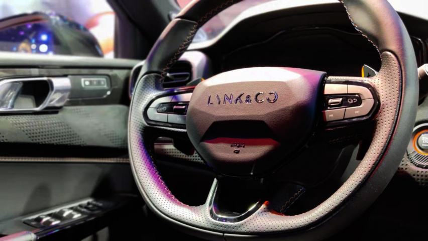 6.2s破百的前驱钢炮 车展实拍领克02 Hatchback