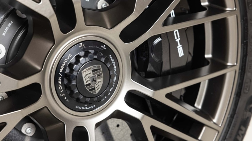 第三代保时捷Panamera，会跳舞的悬挂，与云辇悬挂有这几点不同