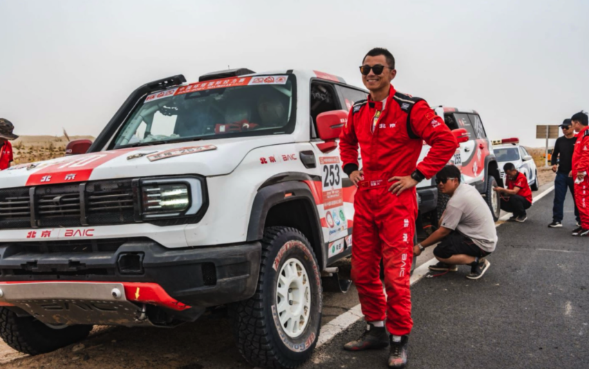 首秀告捷，陈震驾驶全新BJ40斩获SS9赛段冠军，圆梦环塔飞驰人生
