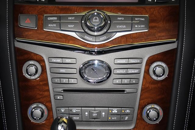 英菲尼迪QX80，日产顶级旗舰SUV，豪华气场，值得入手吗？