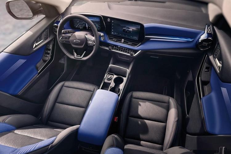 上汽通用三品牌齐上新，GL8 PHEV、IQ 傲歌、探界者 Plus打