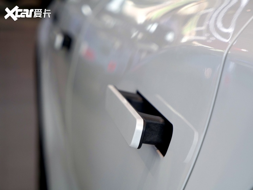 专属女王座驾、享受感十足的移动大空间，北京新X7探店