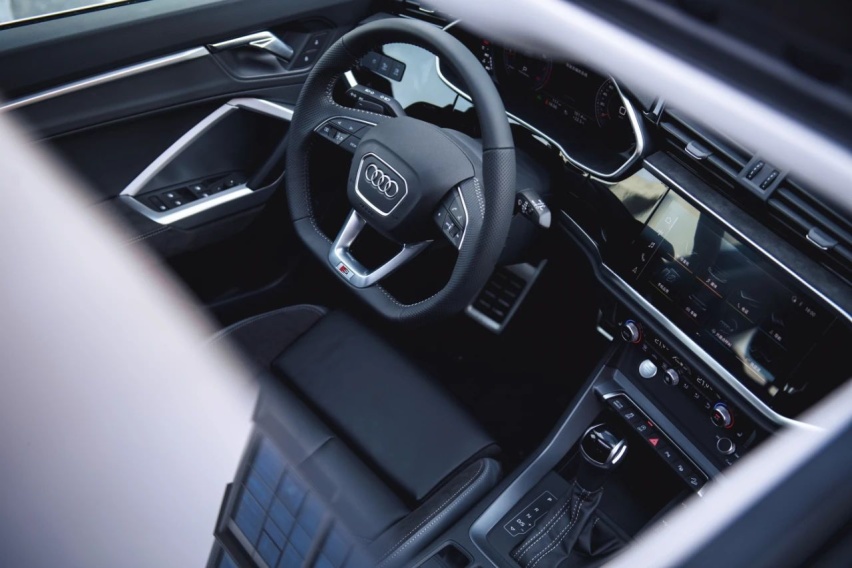 奥迪Q3 Sportback：加两“弧”我就是Q8丨早安汽车