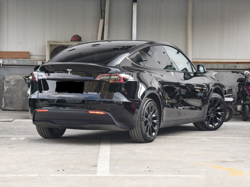 中型豪华SUV该选谁，特斯拉Model Y对比奥迪Q5L