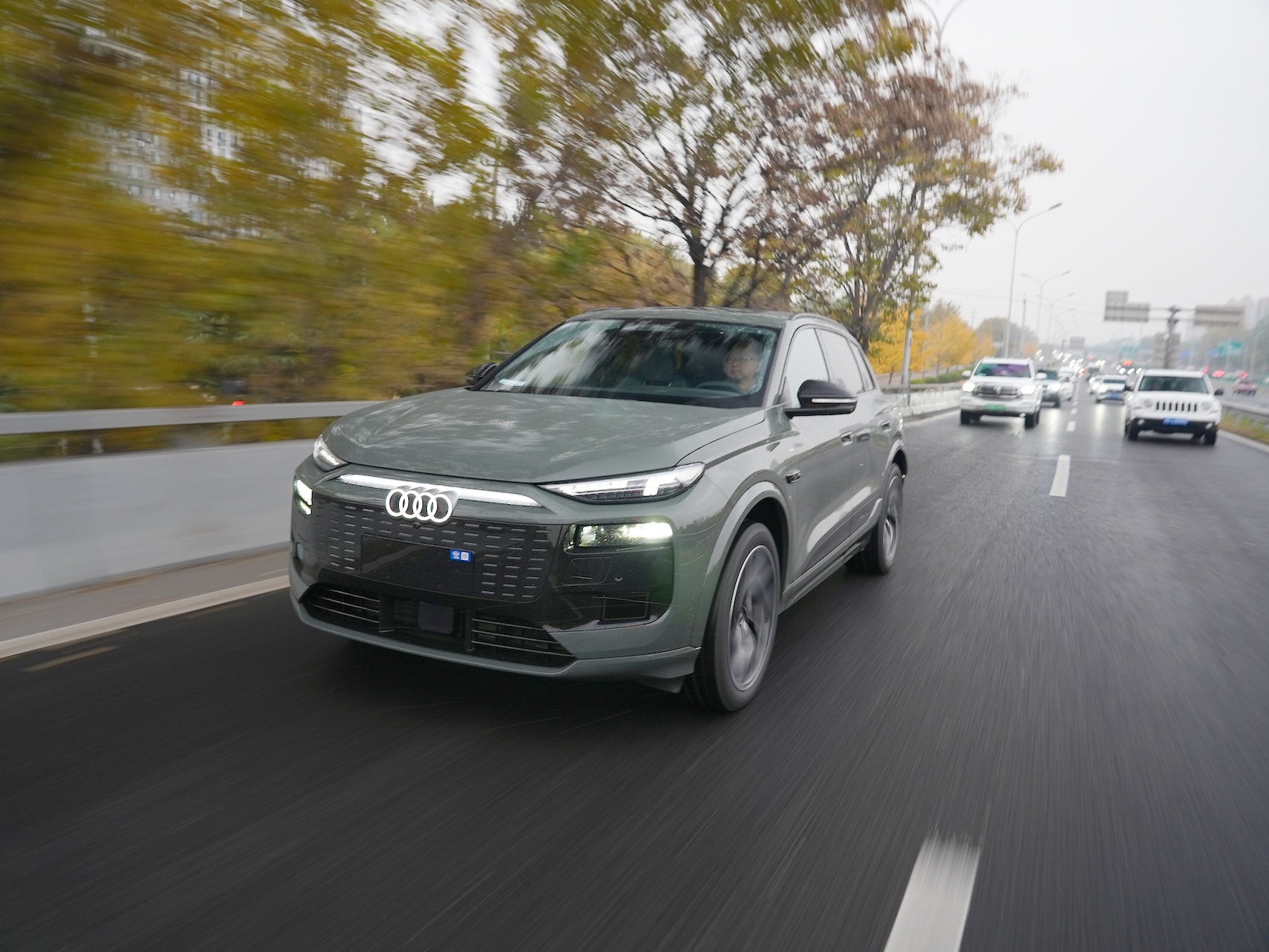 ȫyϵy͵ױP|׌һWQ6L e-tronȦ