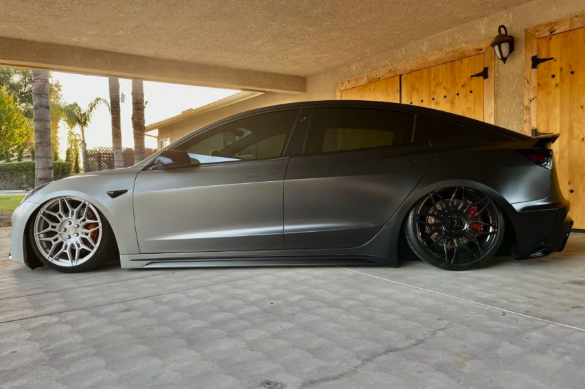 一台卖7.9万美元的特斯拉Model 3，你见过吗？