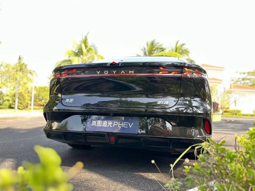 试驾岚图追光PHEV，长续航高配置玩的就是真实！