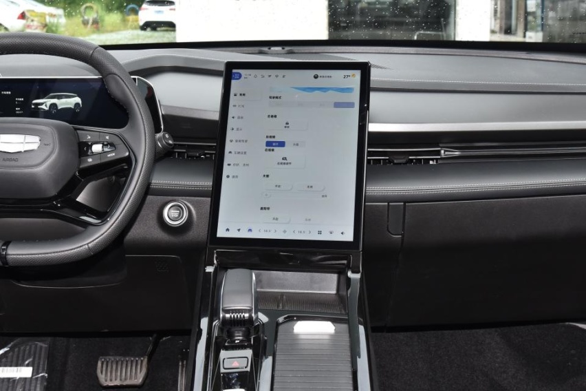 堪称10万级SUV“搅局者”！提速7.9秒+四排气管，不比哈弗H6香？