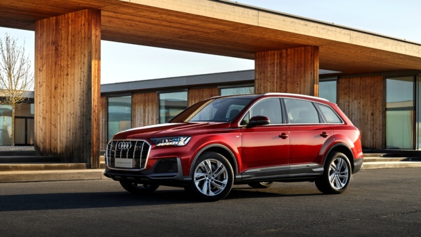奥迪新款Q7售68.98万元起，BBA这三款豪华中大型SUV
