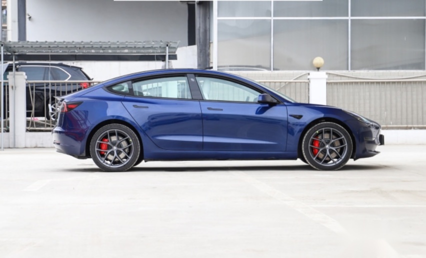 27万预算，选择大众ID.4CORZZ还是选择Model3？