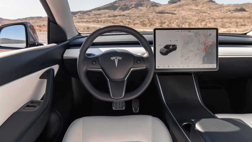 野马Mach-E对比特斯拉Model Y，跑车品牌的电动SUV怎么样？