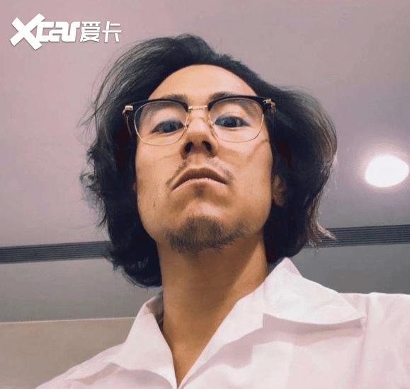 彭于晏仗着颜值高不开美颜相机怼脸马脸即视感太大