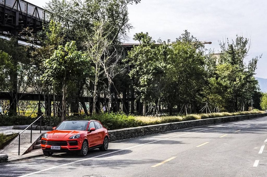 外观迷人的轿跑SUV，保时捷卡宴Coupe静态实拍