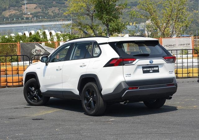 王牌对王牌，丰田RAV4荣放和本田CR-V，究竟谁更香？