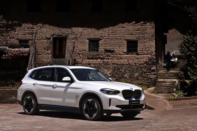 试驾 BMW iX3：体验新时代的可持续发展