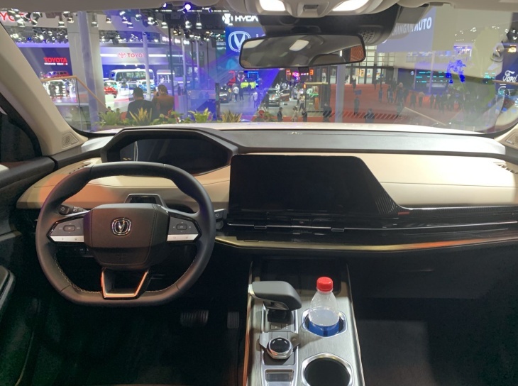 第二代长安CS55 PLUS预售10.69万起，能正面刚得动哈弗H6吗